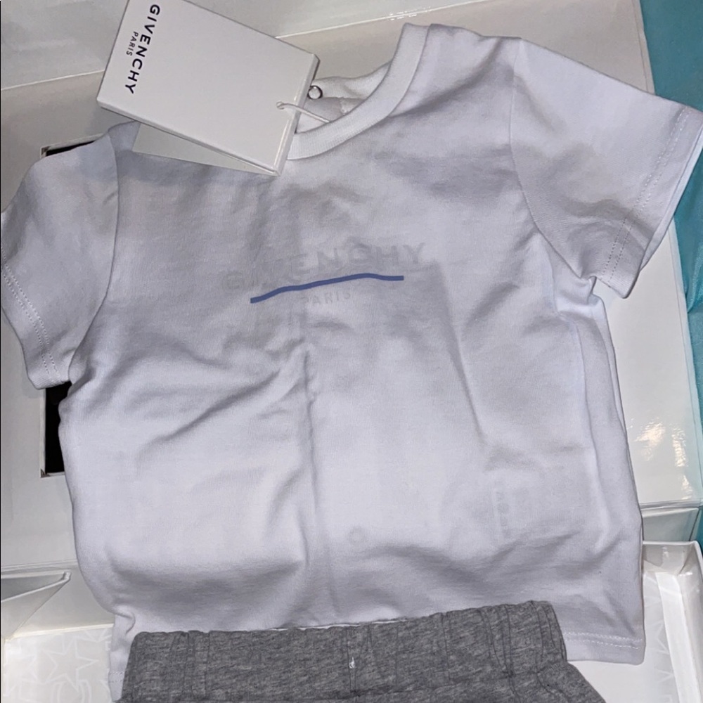 Baby givenchy outfit & hat set!